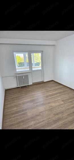 Apartament cu 3 camere decomandat în Eremia