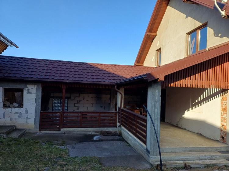 Casă cu 4 camere în Măzănăești