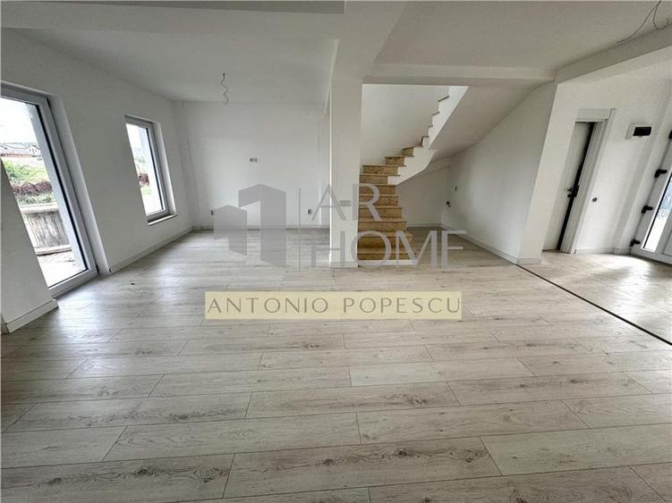 Duplex cu 4 camere cu Canalizare în Păuleștii Noi