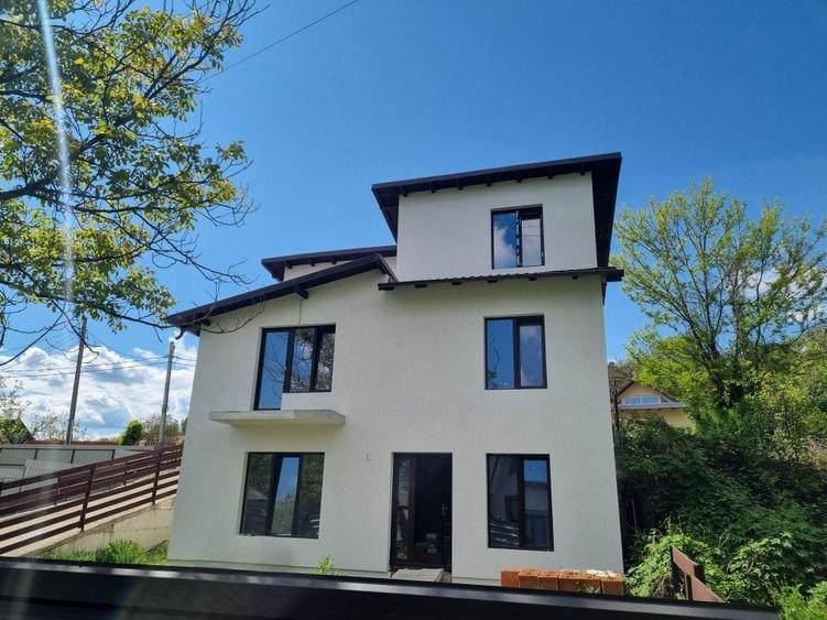 Casă cu 4 camere în Valea Mare