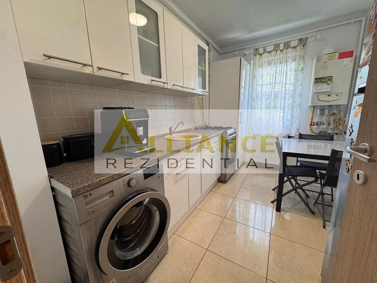 Apartament cu 2 camere decomandat, mobilat în Sud