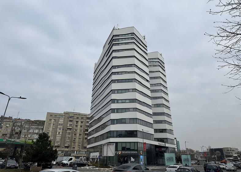 Birou, de 9,500 mp, în Muncii