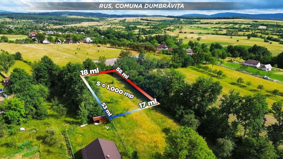 Teren Construcții intravilan de 1000 mp, în Rus