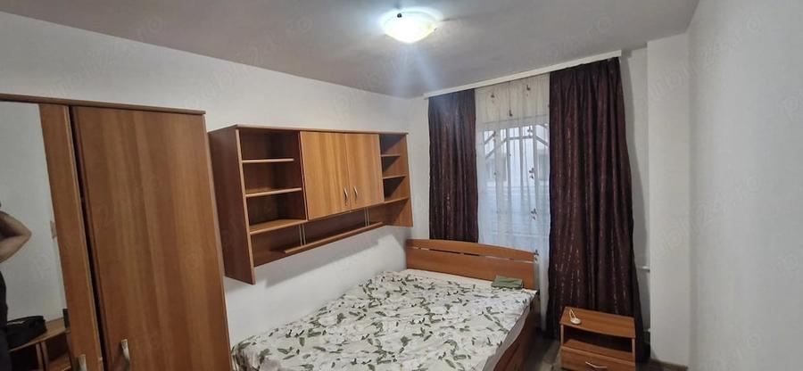 Apartament cu 3 camere semidecomandat în Casa de Cultură