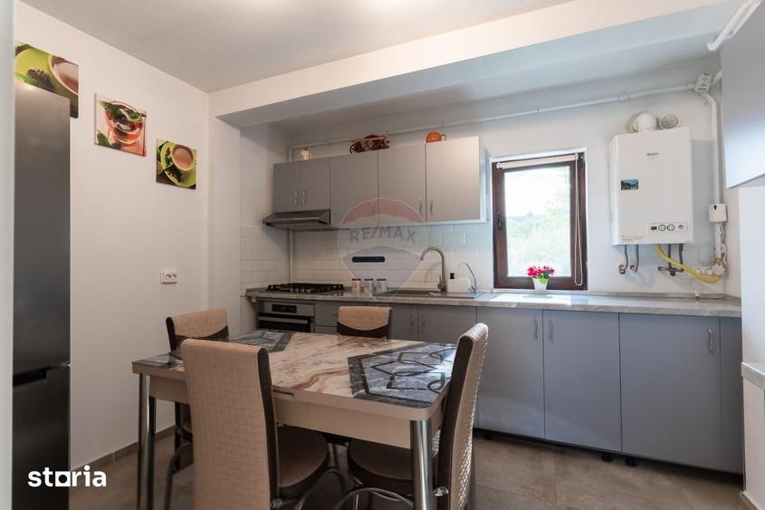 Apartament cu 3 camere decomandat în Ciurea