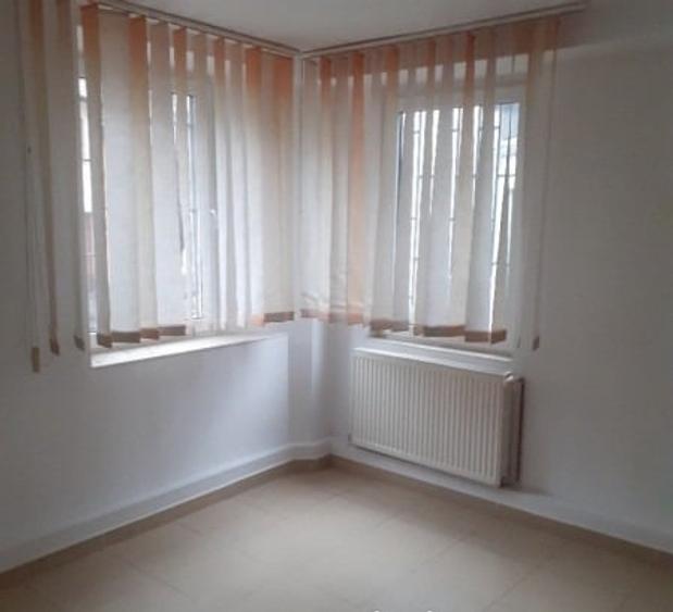 Apartament cu 3 camere decomandat în Griviței