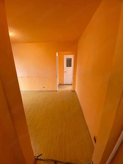 Apartament cu 3 camere semidecomandat în Șagului
