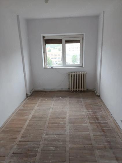 Apartament cu 3 camere decomandat în Decebal