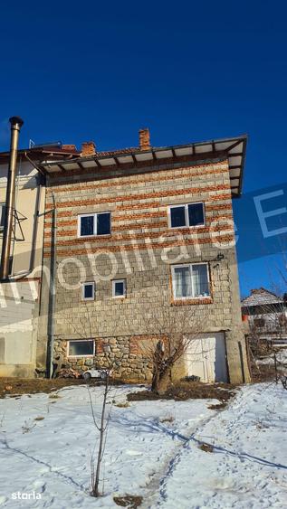 Casă cu 3 camere cu Teren 3877 Mp în Valea Danului