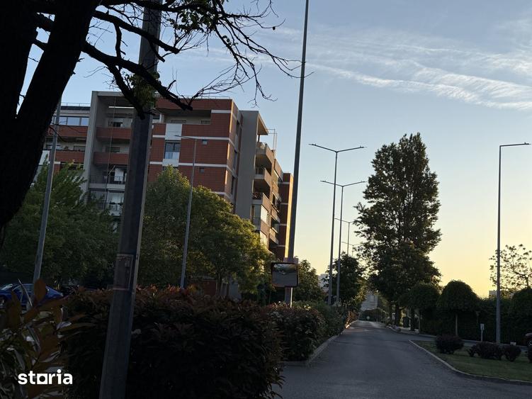 Apartament cu 4 camere în Băneasa