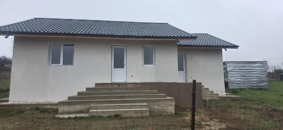 Casă individuală cu 3 camere cu Garaj în Ciurea