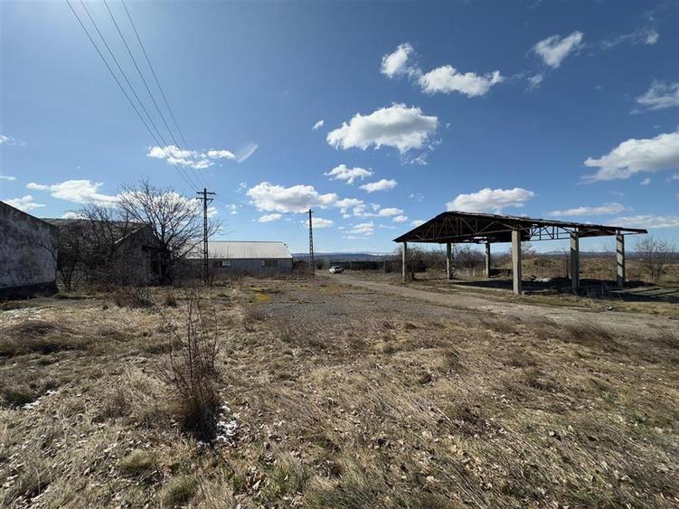 Spațiu industrial, de 8,164 mp, în Ciohorăni