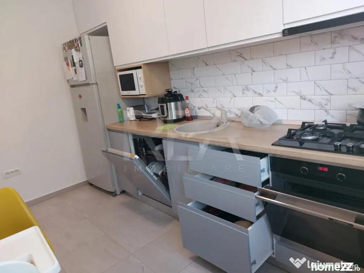 Casă cu 7 camere cu Teren 255 Mp în Titan