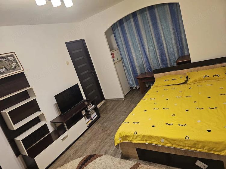 Garsonieră decomandată în 1 Mai