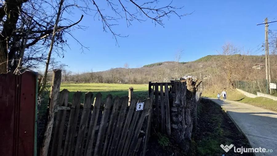 Teren de 4549 mp, în Gura Vitioarei