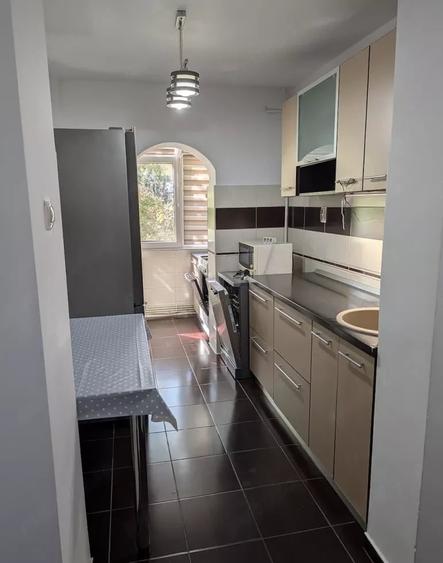 Apartament cu 2 camere decomandat în Nicolina