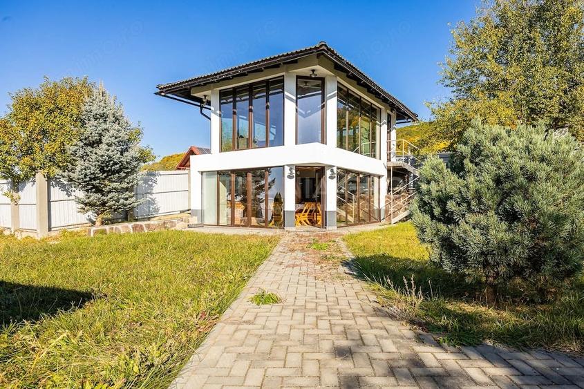 Casă cu 4 camere cu Teren 6000 Mp în Lunca Mărcușului