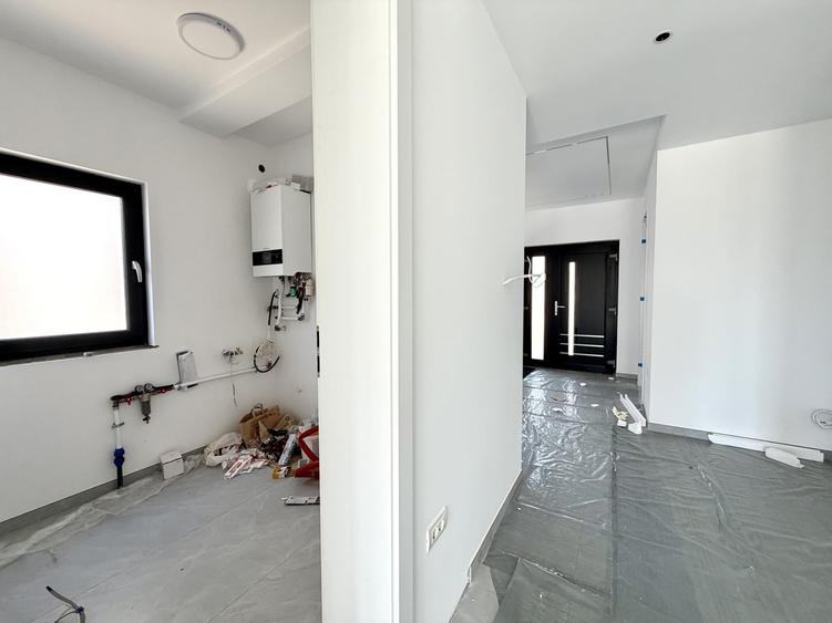 Duplex cu 4 camere cu Canalizare în Dumbrăvița