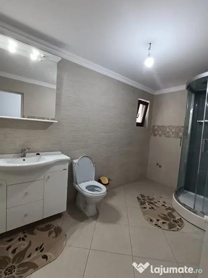 Casă cu 6 camere cu Teren 1000 Mp în Șcheia