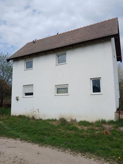 Casă cu 3 camere în Topârcea