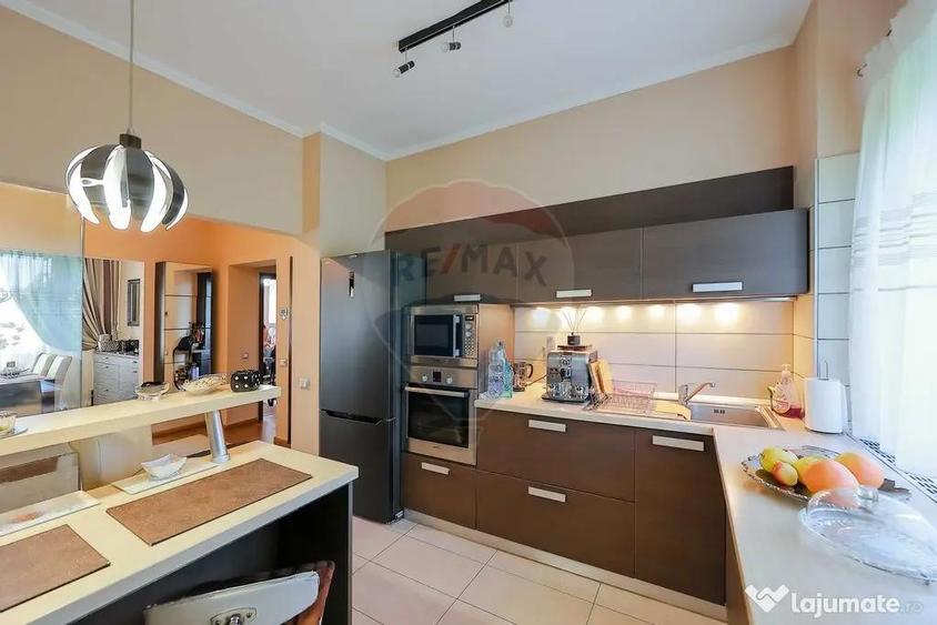 Apartament cu 4 camere decomandat, mobilat în Europa