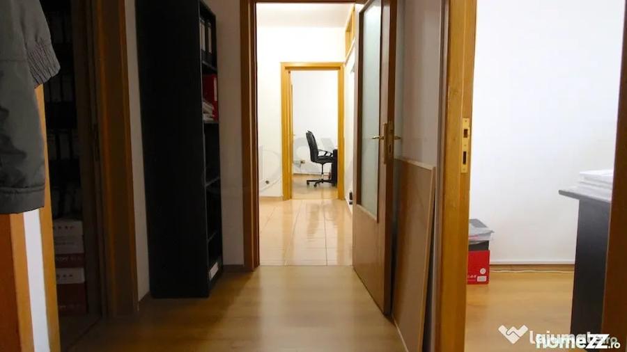 Apartament cu 3 camere decomandat în Moșilor
