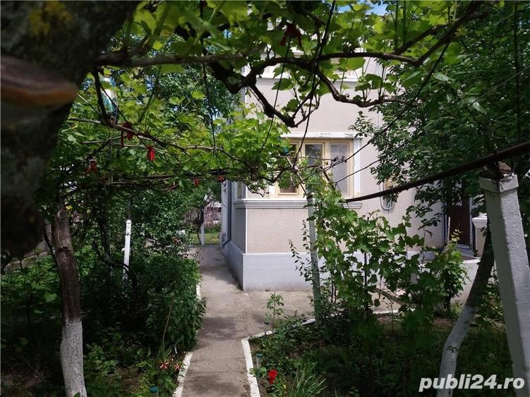 Casă cu 6 camere cu Teren 1000 Mp în Putineiu