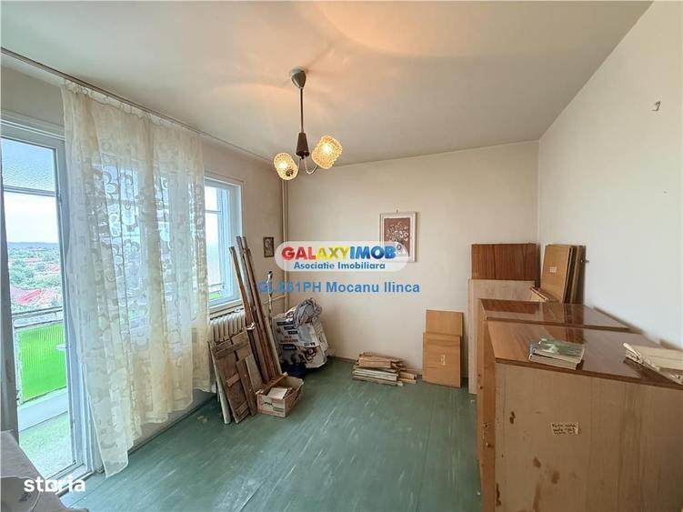 Apartament cu 3 camere semidecomandat în Cina