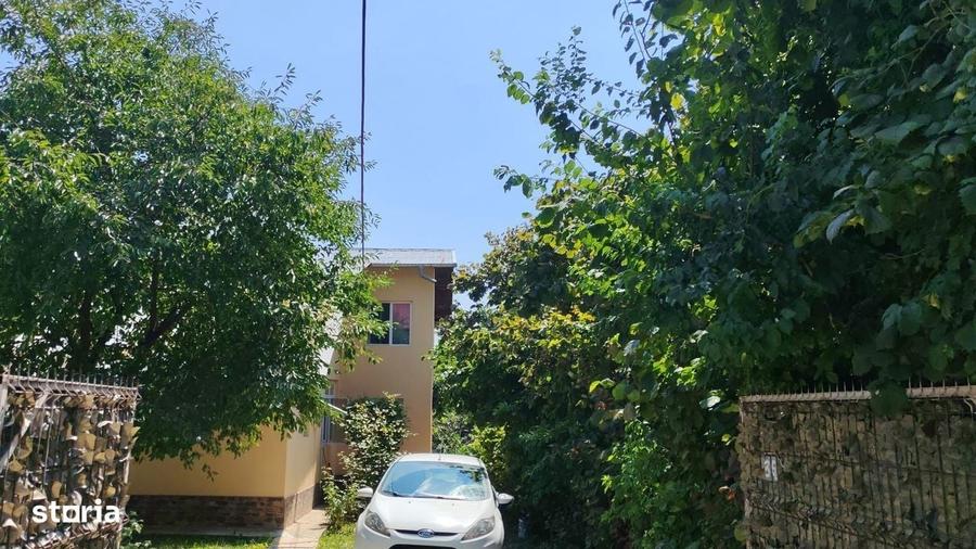 Casă cu 3 camere în Răzvad