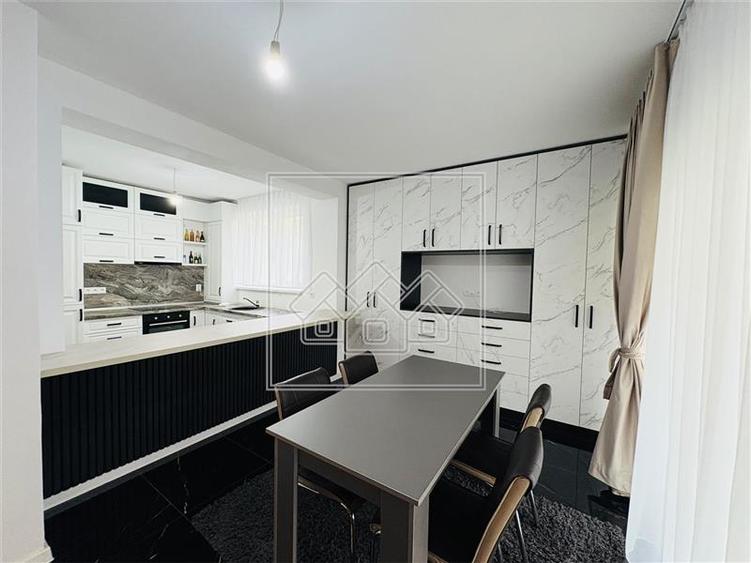 Apartament cu 2 camere decomandat în Exterior Vest