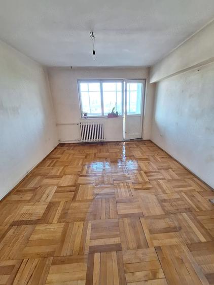 Apartament cu 3 camere decomandat în Dunărea