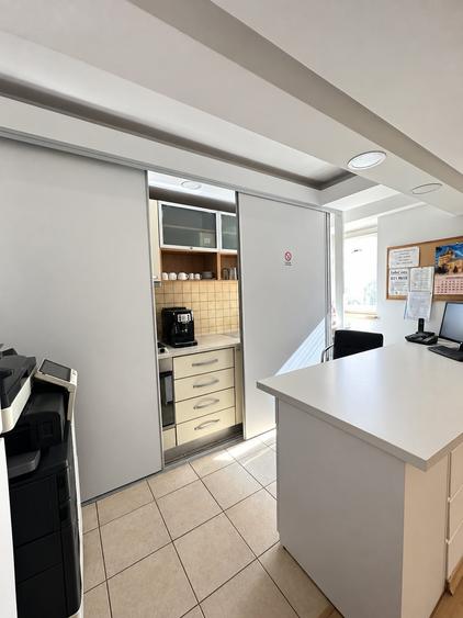 Apartament cu 3 camere semidecomandat, mobilat în Nerva Traian