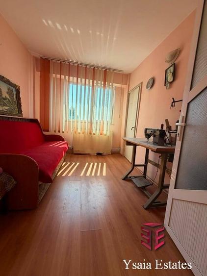 Apartament cu 4 camere în Km 4-5