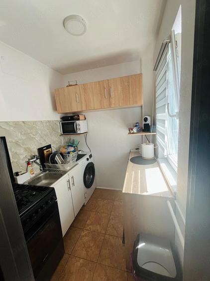 Apartament cu 3 camere semidecomandat în Dacia