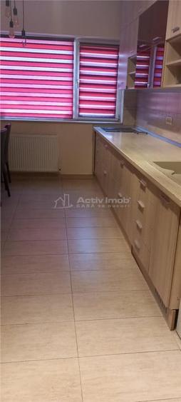 Casă cu 5 camere cu Teren 700 Mp în Străulești