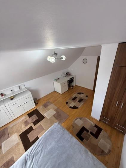 Casă individuală cu 5 camere cu Canalizare în Ultracentral
