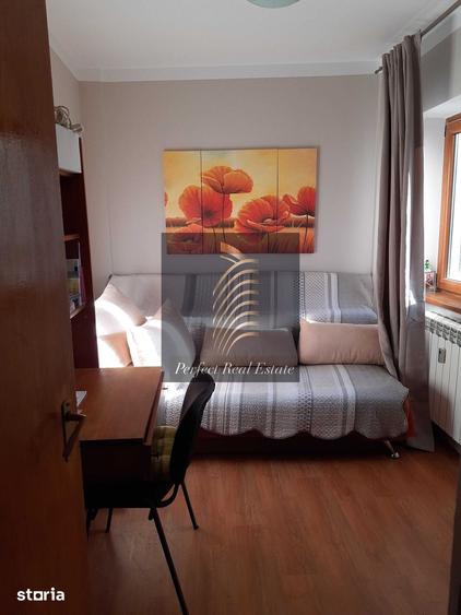 Apartament cu 3 camere semidecomandat în Central