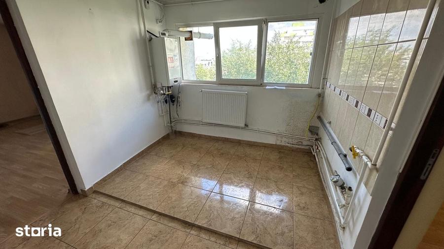 Pta Delfinului, Apartament cu 2 camere decomandat - etaj 6/10 - 8