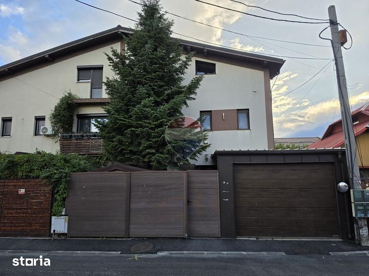 Casă cu 5 camere cu Teren 233 Mp în Central