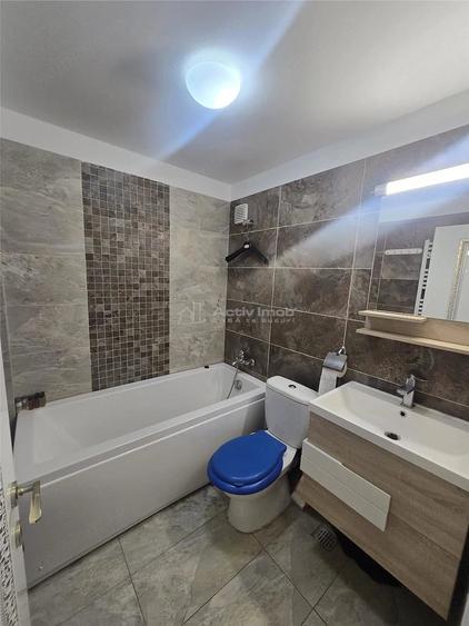 Apartament cu 2 camere semidecomandat în Tei
