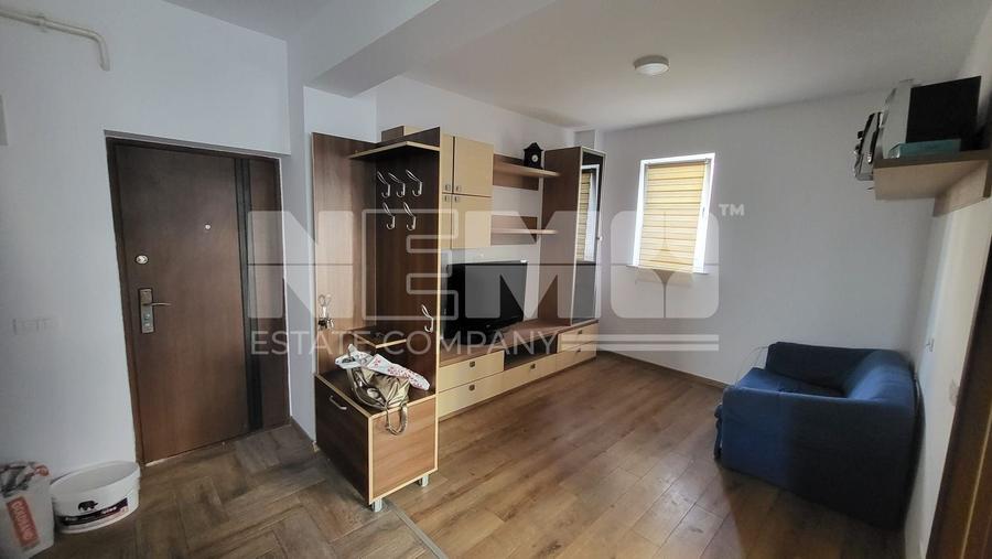Apartament cu 3 camere semidecomandat, mobilat în Burdujeni