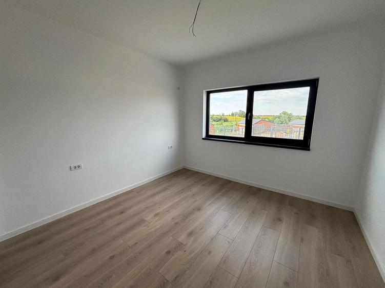 Casă individuală cu 3 camere cu Canalizare în Tâncăbești