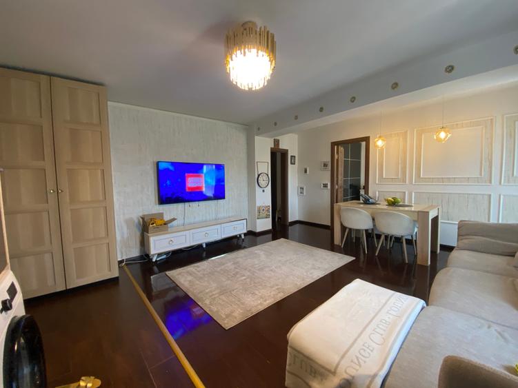 Apartament cu 3 camere semidecomandat, mobilat în Vitan Mall