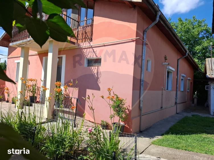 Casă cu 4 camere cu Teren 700 Mp în Afumați