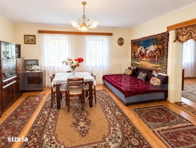 Casă cu 5 camere cu Teren 2877 Mp în Central