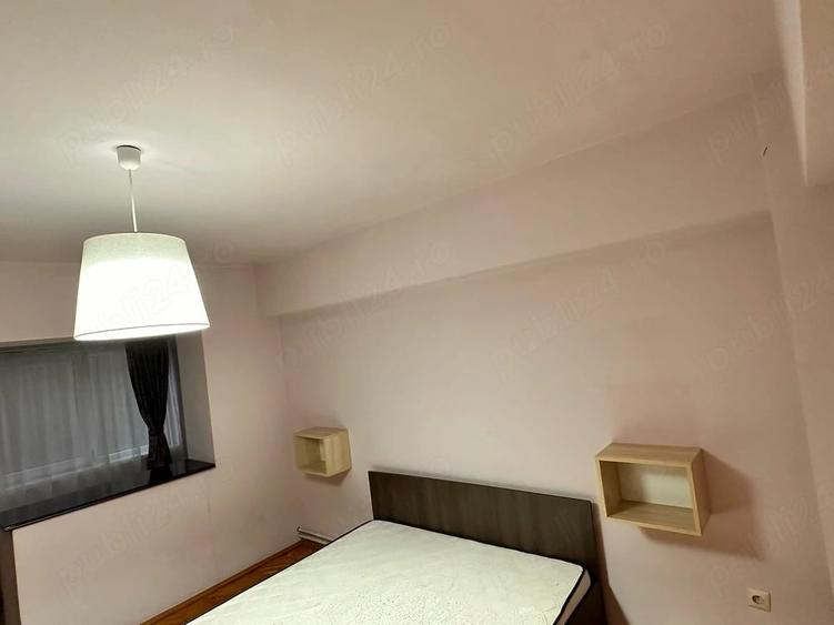 Apartament cu 4 camere decomandat în Complex Studențesc