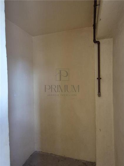 Apartament cu 3 camere decomandat în Lipovei