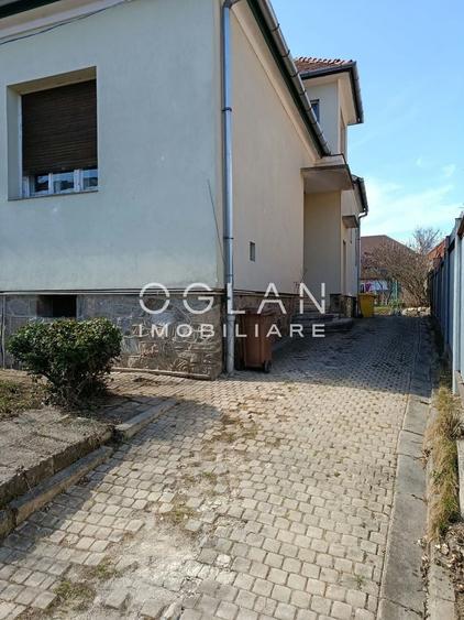 Casă individuală cu 4 camere cu Canalizare în Calea Poplăcii