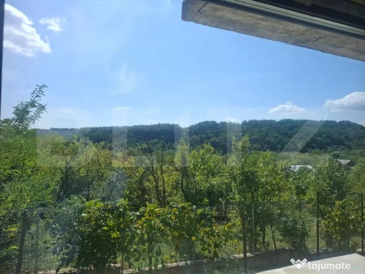 Casă cu 7 camere cu Teren 1832 Mp în Glod