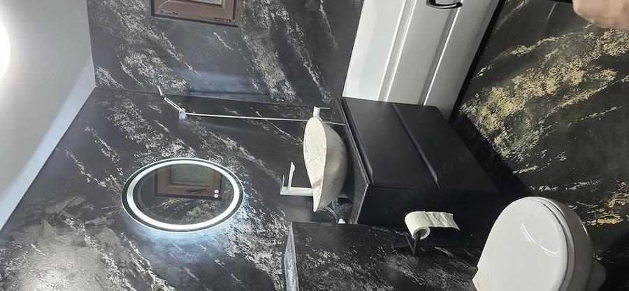 Apartament cu 3 camere semidecomandat în Central